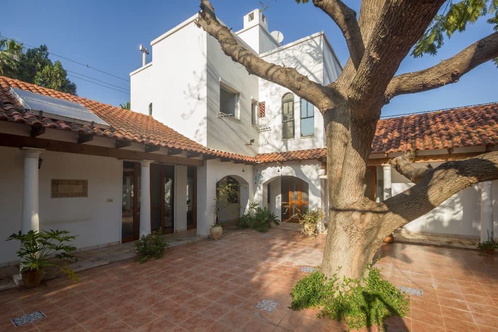 Alive Studio courtyard
